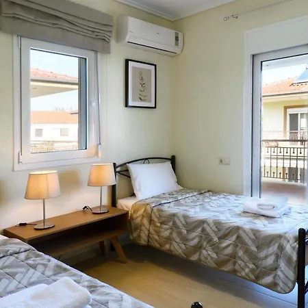 Botanica & * Neos Marmaras