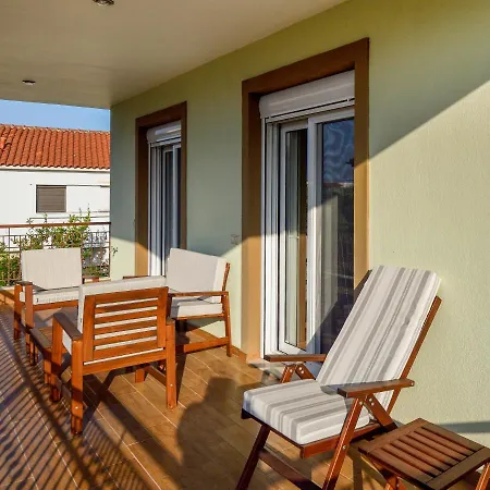 Botanica & Holiday home Neos Marmaras