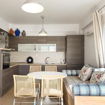 Botanica & Holiday home Neos Marmaras