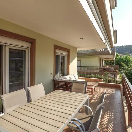 Botanica & * Neos Marmaras