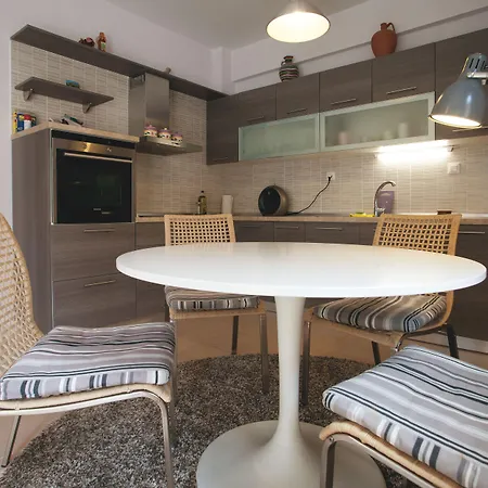 Botanica & بيت للعطل