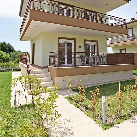 Botanica & بيت للعطل